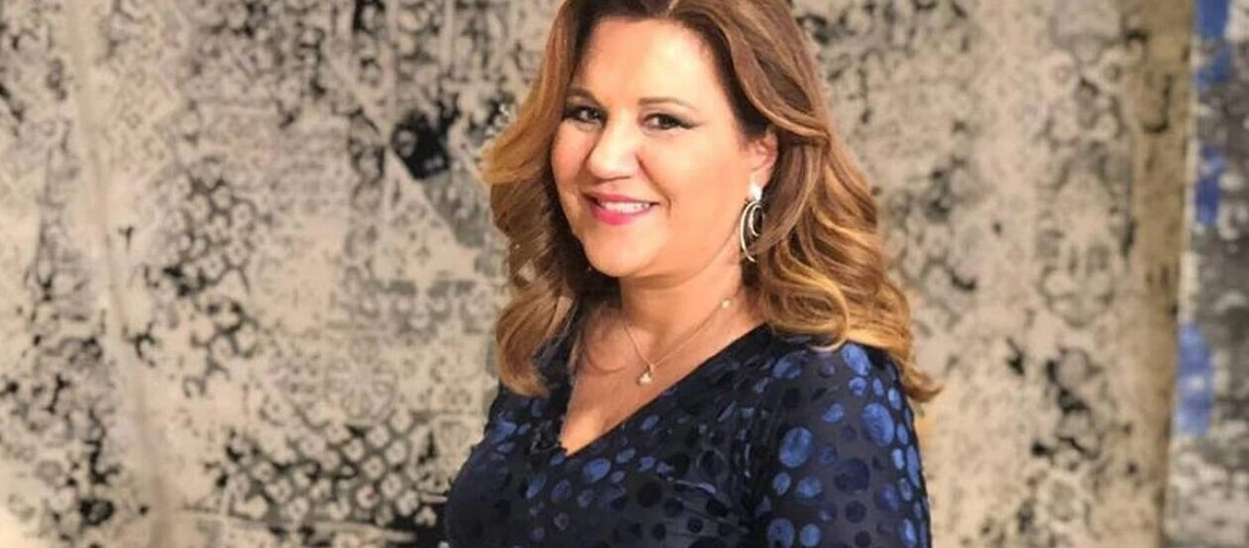 Δέσποινα Μοιραράκη: Μας ξεναγεί για πρώτη φορά στην πολυτελή μεζονέτα της στα νότια προάστια (βίντεο)